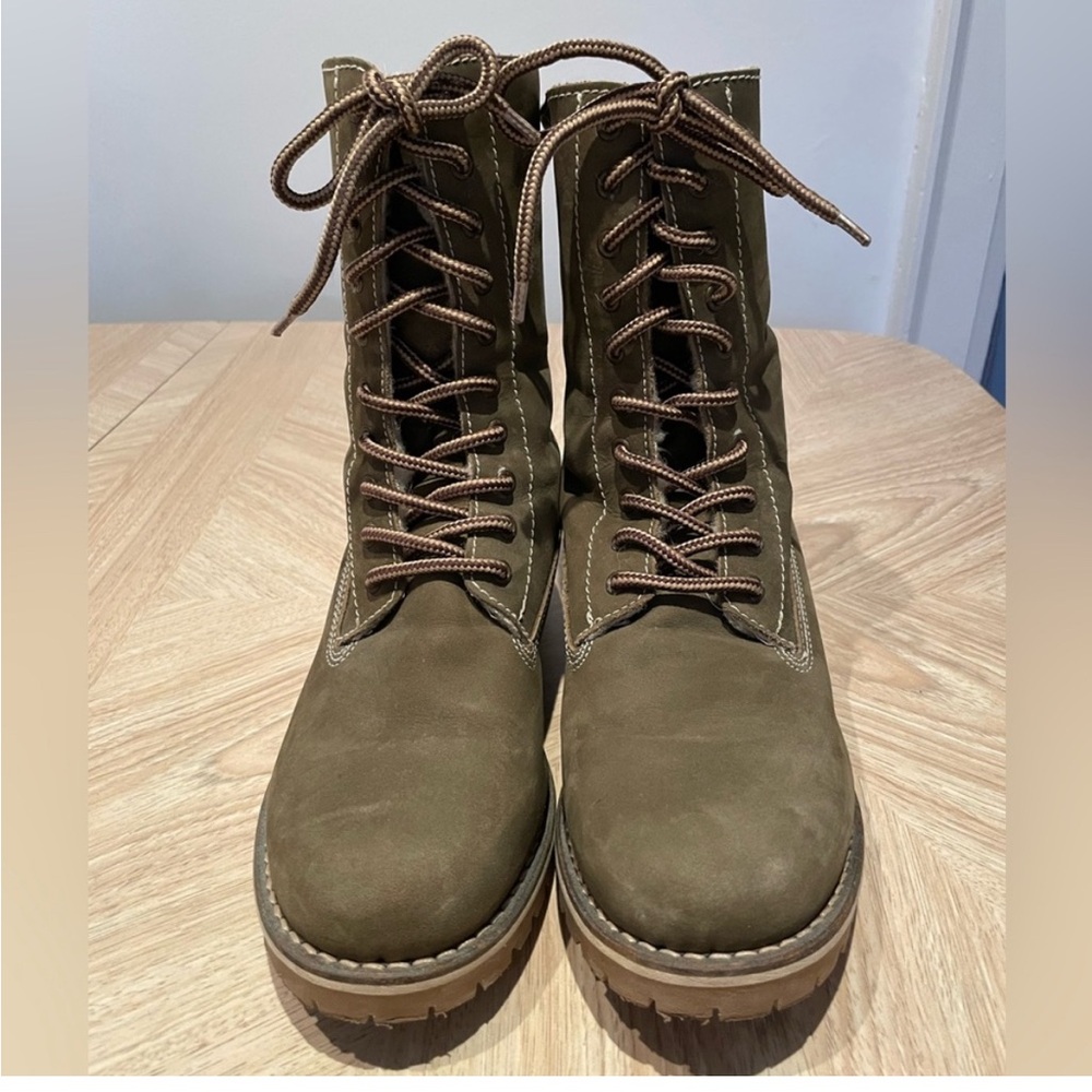 Lace-Up Combat Boots in Olive